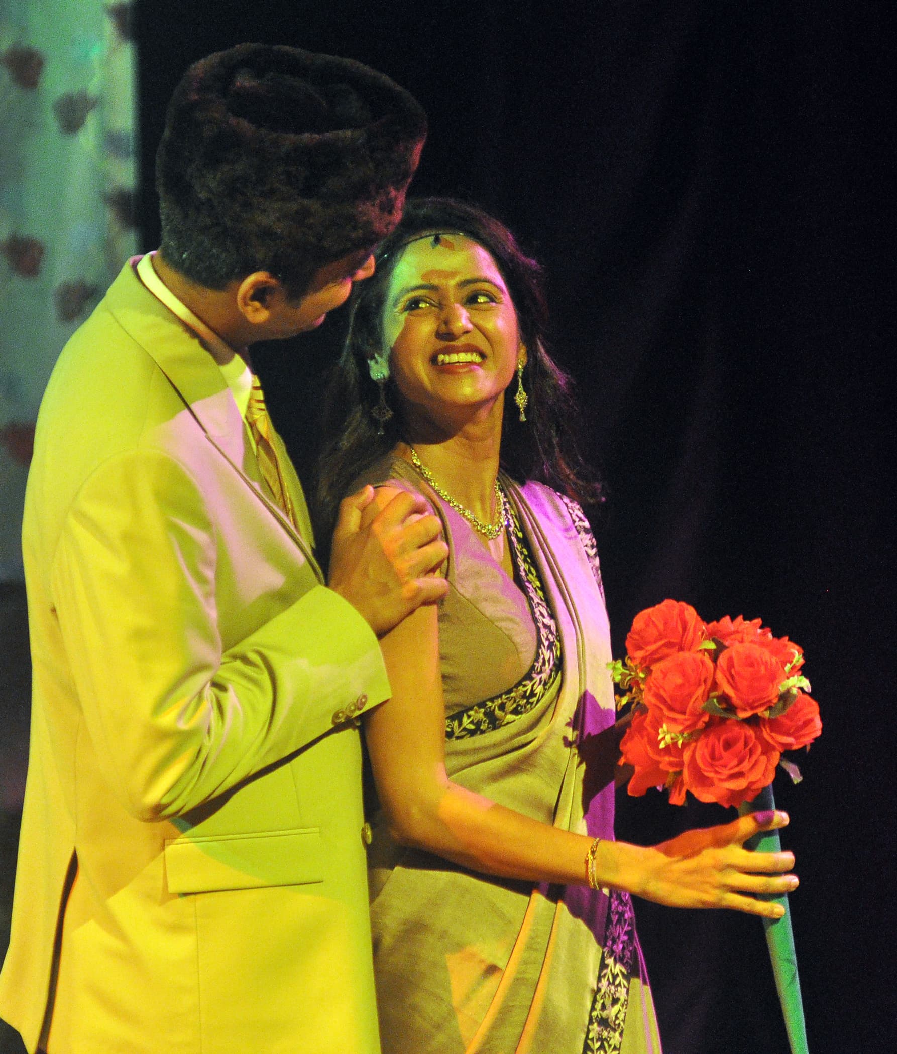 Bombay Flower gallery image 3